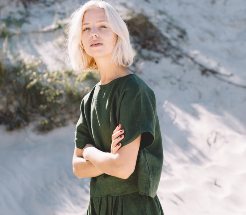 Linenfox model in linen green short sleeve top